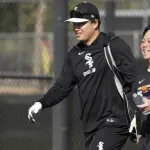 【謎】村上宗隆の通訳「通訳経験ありません、野球用語知りません、前職は普通の会社員でした」←採用された理由wwwwwwwwwwwwwww