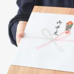 (ヽ´ん`)「菓子折り用のお菓子だから自分用に買うのは恥ずかしいけど気になる」
