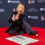 【悲報】カーセンサーさん、X JAPANの「紅」をCMに使うもボーカルのToshlだけハブってしまうｗｗｗｗｗｗｗｗｗｗ
