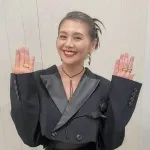 【悲報】小泉今日子さん、還暦ツアーの武道館公演で「憲法第9条」を朗読してしまうｗｗｗｗｗｗｗｗｗｗ