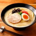 【悲報】外国人さん「とんこつラーメンの旨さに感動するが、味噌ラーメンには感動しない」ｗｗｗｗｗｗｗｗｗｗ