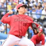 栗林良吏(広) 5先発 37.1回 3勝1敗 防御率0.96 K/BB8.50 WHIP0.54