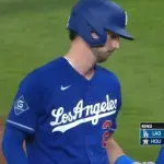 ドジャース、８回表２アウト二塁からタッカーのタイムリーで1点差に詰め寄る！！！！！！！！！！