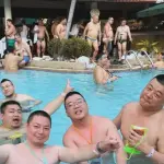 【悲報】マ◯コ「社員旅行楽しかった♡」パシャｗｗｗｗｗｗｗｗｗｗ