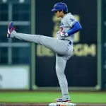 【悲報】大谷翔平さん、山本由伸がベンチで顔面蹴られかけたやつをパフォーマンスに採用ｗｗｗｗ