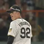 阪神・レフト福島、一歩目が遅れる＆逸らす＆悪送球のトリプルコンボｗｗｗ