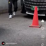 【悲報】井上尚弥さん車の頭身と同じ身長