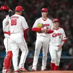 【悲報】里崎「広島は負けるべくしての戦い」「勝つ気があるのか」