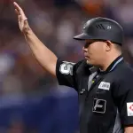 オスナにフルスイングされた川上審判、3週間が経過した現在も意識戻らず