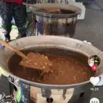 【悲報】自衛隊カレーさん、スコップで混ぜてるだけでガチで叩かれてしまうｗｗｗｗｗｗｗｗｗｗ