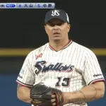 ヤクルトのオスナ、ピッチャーで登板