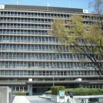 【悲報】女児10人に性加害した男さん、無期懲役だけで済んでしまう・・・・・・・・・