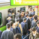 【悲報】日本さん、同調圧力が強すぎる国扱いされてしまうwwwwwwwwww