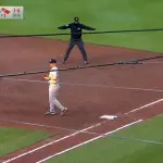 【動画】MLBでめちゃくちゃかっこいい5-4-3の0アウトが成立