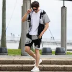 【悲報】おじさんさん、ハーフパンツのすね毛が不快だと叩かれてしまうｗｗｗｗｗｗｗｗｗｗ