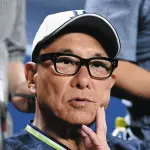 ヤクルト池山監督、中日井上監督に屈する
