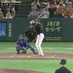 【巨人対DeNA8回戦】巨人、7回裏1アウト一三塁からダルベックの打球をフィルダースチョイス、三塁ランナーが生還し勝ち越し！！！！！