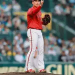 【朗報】栗林良吏「0.78 4勝 1敗 2完封 43奪三振 四死球5 被打率.111 WHIP0.47」