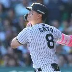 佐藤輝明(阪神).363(1位) 11本(1位) 32打点(1位)OPS1.177 wRC+243👈ガチで今年三冠王狙えてしまう件について