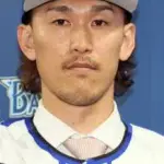 DeNA相川監督、途中交代の三森大貴に言及「明日の状態を見ていきたい」 自打球の影響を考慮し無理をさせず