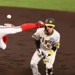 カープ菊池涼介『フェイク走塁』で阪神中野を騙すｗｗｗ【野球IQ】