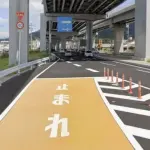 【悲報】これウインカーどっちに出すんやｗｗｗｗｗｗｗｗｗｗ