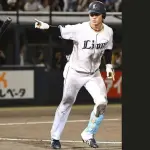 長谷川信哉がホームラン打った時のカッコよさは球界でも上位に入ると思う