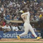 パドレス・アンドゥハー、ドジャース・シーハンから第5号勝ち越し2ランホームラン