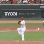 【広島対DeNA10回戦】DeNA・宮﨑、自打球で負傷交代…