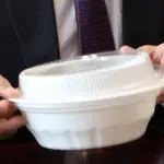 【意地悪】日高屋「ナフサがやばい!プラスチック容器を制限すると言われたら困ってる!!!」