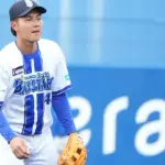DeNAルーキー成瀬、6回に痛恨の勝ち越し適時失策に猛省 「技術不足。練習してアウトにできるように」