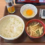 【悲報】すき家さんの一番安いモーニング（330円）、ガチで寂しすぎるｗｗｗｗｗｗｗｗｗｗ