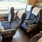 【困惑】スリムクラブ真栄田さん、新幹線のシート倒し角度問題で問いかける・・・・・・・・・