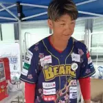 清田育宏さん、独立リーグで売店の店員をする