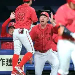 【広島】新井貴浩監督が小園海斗に苦言「ああいうプレーをされるとチームの士気が下がる」「ピッチャーも人生をかけて戦っている」