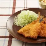 【悲報】魚のフライとかいう全人類無理して食べてる料理ｗｗｗｗｗｗｗｗｗｗ
