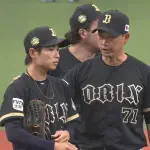 【悲報】 オリックス・山岡、3年ぶり先発も1回持たず　岸田監督に肩を叩かれて降板