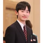 【朗報】悠仁様、ファミレスで女子学生にゴキブリの生態を30分熱く語る