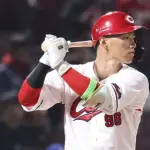 カープ中村奨成「裏切るような事もしてしまった。それなのに‥」感謝の思い語る