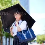 【悲報】ナイフで女子高生さんを襲った男、日傘で撃退されて逃走wwwwwwwwww