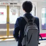 【悲報】電車でリュック抱えてるバカさん、まだいるのかｗｗｗｗｗｗｗｗｗｗ