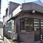 【悲報】お巡りさん、拳銃で自分の頭を撃って重体・・・・・・・・・