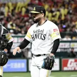 SBオスナ、山本祐大捕手を絶賛。「甲斐に似てる。『来いよ！来いよ！』というアグレッシブなタイプ」