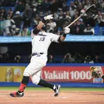 【悲報】ヤクルト関係者「ネットではホセ(オスナ)を糾弾する声が多い。本人は気の毒なほど落ち込んでいて見ていられない」