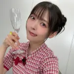 【画像】上坂すみれさん、しれっと机に乗せるｗｗｗｗｗｗｗｗｗｗ