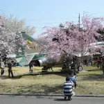【悲報】自衛隊員さん、行進露営の訓練中に30人が体調不良になってしまう・・・・・・・・・