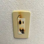 【戦慄】劣化した壁コンセントvs劣化した電源タップ×大電流を流すエアコン・・・・・・・・・