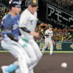 【阪神】１３試合ぶりスタメンの小幡竜平、痛恨の適時失策を猛省「大竹さんにもチームにもすごく迷惑を掛けた」
