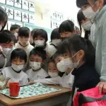 【困惑】給食さん、遂に気ずく「和食に牛乳は合わないのでは？」・・・・・・・・・