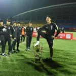 【悲報】サッカー韓国代表、トロフィー踏みつけ優勝剥奪処分へｗｗｗｗ